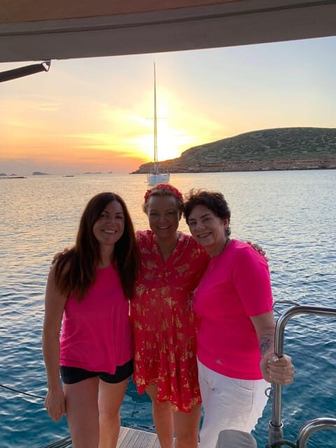 Ibiza: Sunset Sailing Tour with Wine - Key Points