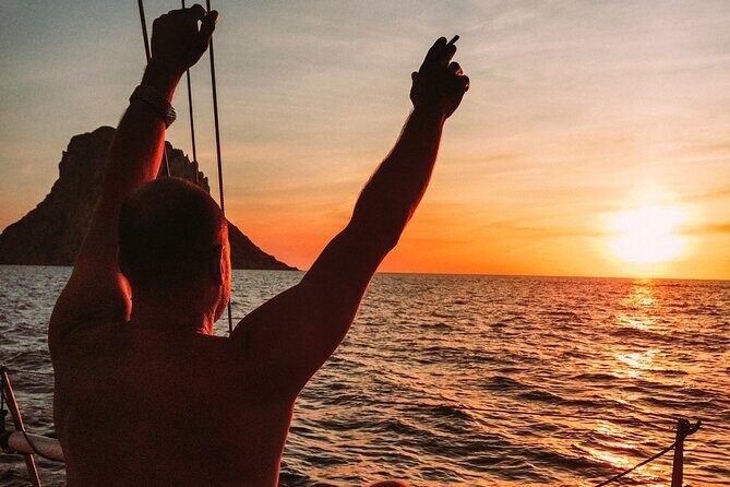 Ibiza to Formentera & Espalmador Sailing with a Small Group - Key Points