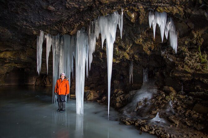 Ice Cave Lofthellir exploration - A permafrost Cave inside a magma tunnel. - The Sum Up