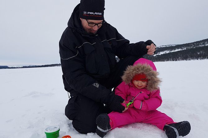 Ice fishing by car with hot beverages at Pyhä-Luosto - Key Points