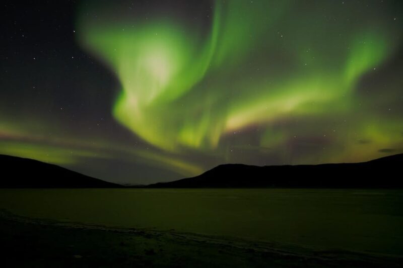 Iceland: Private Northern Lights Tour with Champagne - A Deep Dive into the Northern Lights Private Tour