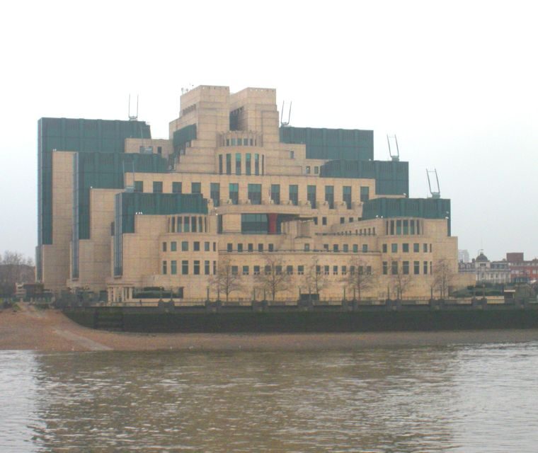 Iconic London: Bard, Beatles, Bond & Baker Street - FAQs