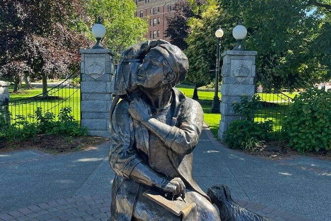 Iconic & Obscure Walking Tour in Victoria - Overview: What’s in Store for You?