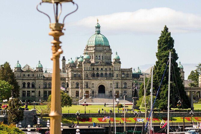 Iconic & Obscure Walking Tour in Victoria - The Experience: What You Can Expect