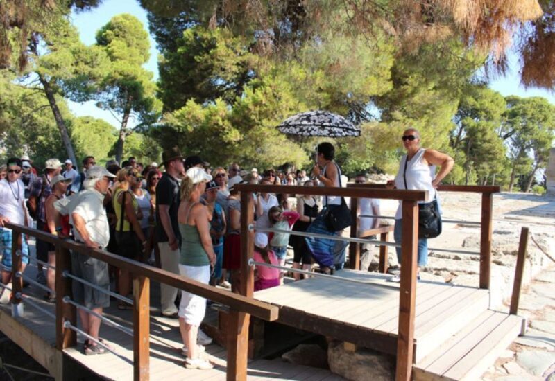 Ierapetra: Knossos Palace and Heraklion Guided City Tour - Exploring the Highlights of the Tour