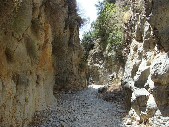 Imbros Gorge & Frangokastelo Beach - The Gorge: A Walk Through History and Nature