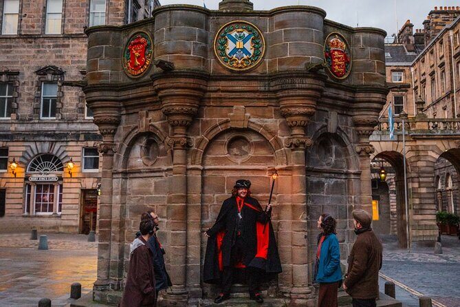 Immersive Old Town Ghost Walking Tour in Edinburgh - Accessibility and Family Friendly Options