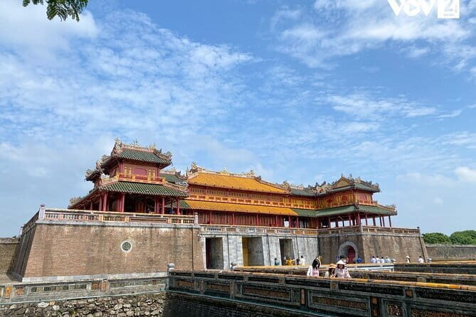 Imperial City, Hue: Small Group Tour from Hoi An and Da Nang - The Tranquility of Thien Mu Pagoda