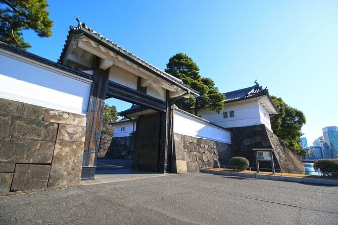 Imperial Palace and Heritage of Edo Castle Private Tour - What You Can Expect from the Experience