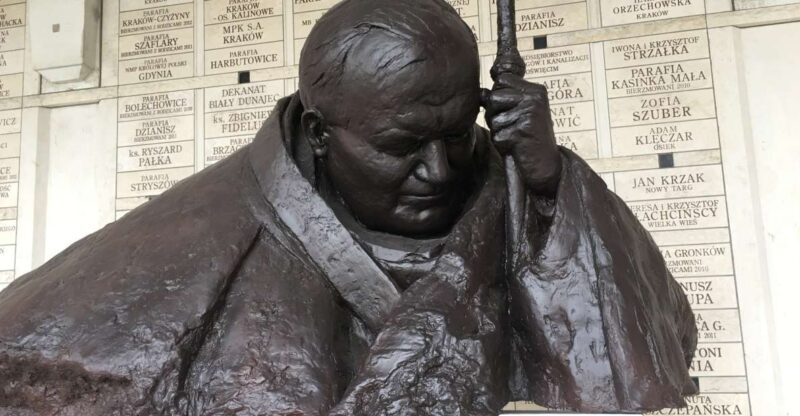 In the Footsteps of John Paul II from Krakow - What Makes This Tour Stand Out?