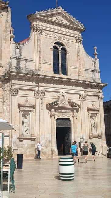 In the white of Ostuni - Price and Value Analysis