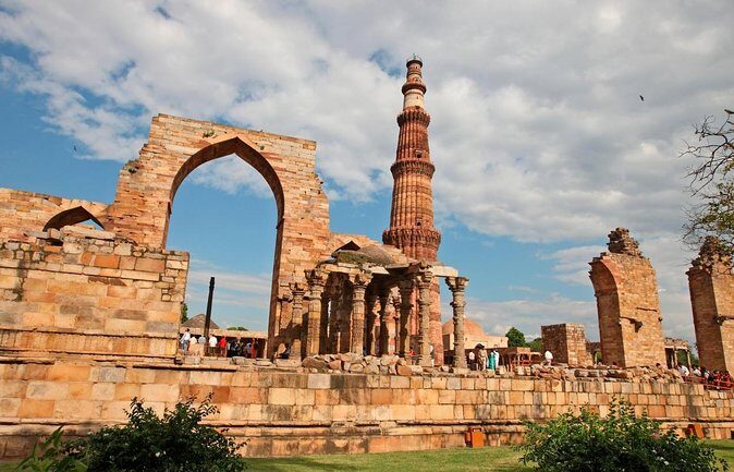 Inactive - A Complete Look at the Qutub Minar Tour in Delhi