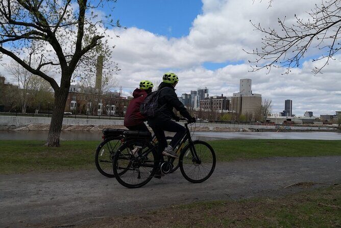 Independent Tour of Montreal by Bike - Discovering Montreal: A Bike-Based Approach
