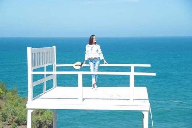 Indonesia : Teras Kaca Pantai Nguluran in Yogyakarta - An In-Depth Look at the Tour