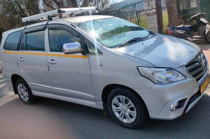 Innova To and Fro Pvt. Airport Transfer from Srinagar / Dal Lake - An In-Depth Look at the Srinagar Airport Transfer Experience