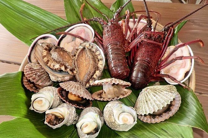 Interacting with real ama divers in a traditional ama hut (AMA hut HACHIMAN) - An In-Depth Look at the Ama Hut Hachiman Experience
