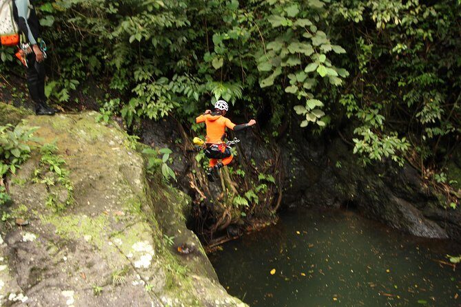 Intermediate canyoning trip in Bali " Samba canyon " - The Sum Up