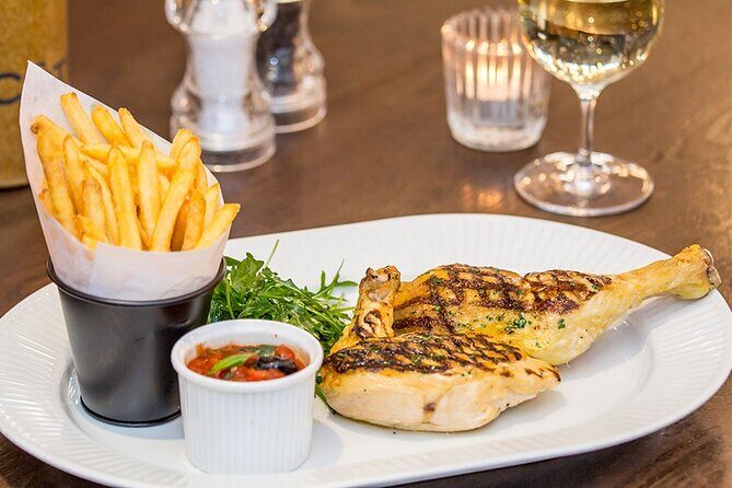 International Stand Up Comedy Showcase - Show & Dinner (Côte) - Frequently Asked Questions