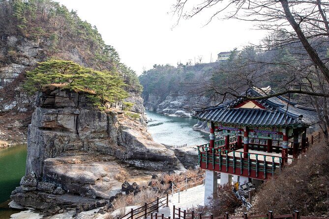 Into DMZ: 2nd Tunnel, Hantangang & Scenic Wonders Tour from Seoul - FAQ