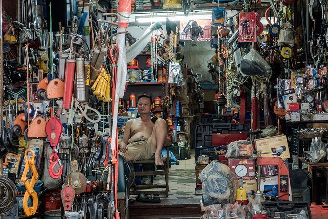Into the Thieves Market Hanoi Photo Tour - An In-Depth Look at the Hanoi Thieves Market Photo Tour