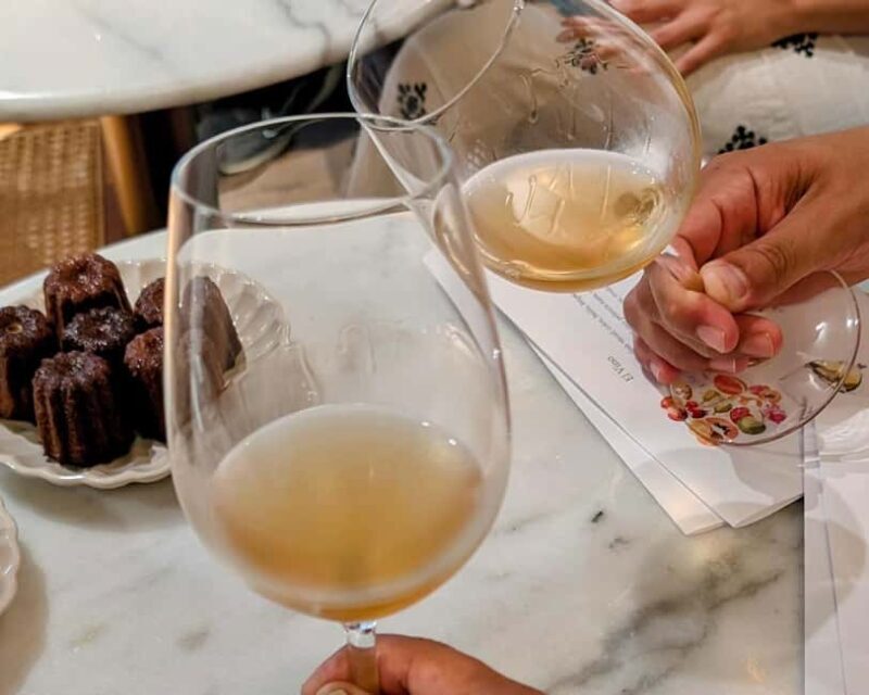 Introductory workshop on wine tasting and wine and canelé pairing - Who Should Book This Experience?