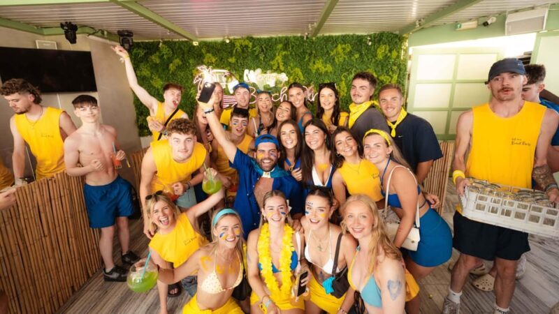 Ios: Pub Crawl with 5 Venues, 5 Shots, and 5 VIP Entrances - An In-Depth Look at the Ios Pub Crawl Experience