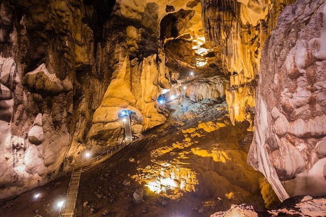 Ipoh Hotels To Kuala Lumpur EN-ROUTE Tempurung The Longest Caves - Introduction