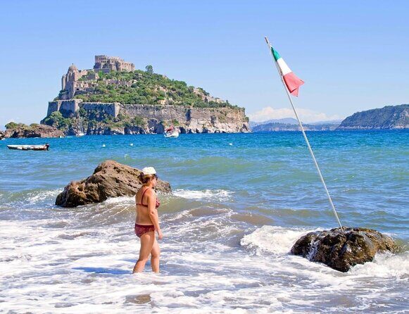 Ischia island private excursion on Gozzo Fratelli Aprea 7,5m - Key Points