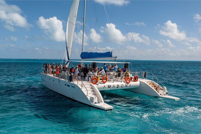 Isla Mujeres Catamaran Tour from Cancun with snorkel and Open Bar - FAQ