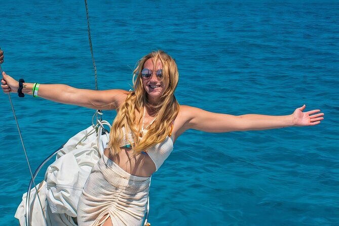 Isla Mujeres Catamaran Tour with Open Bar from Costa Mujeres - Key Points