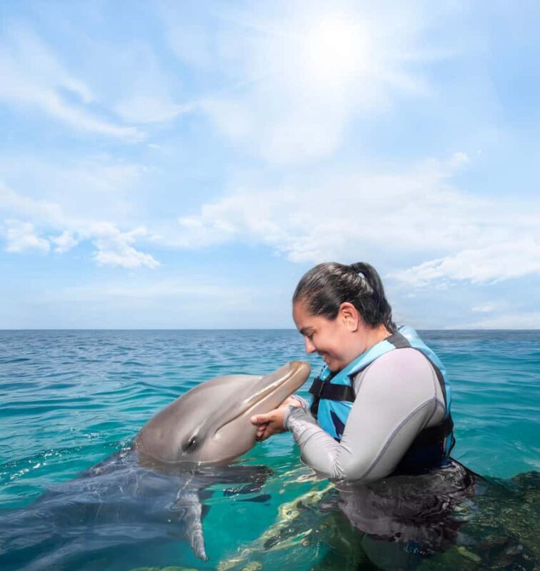 ISLA MUJERES: Dolphin Royal Connection & buffet from Cancun - FAQ