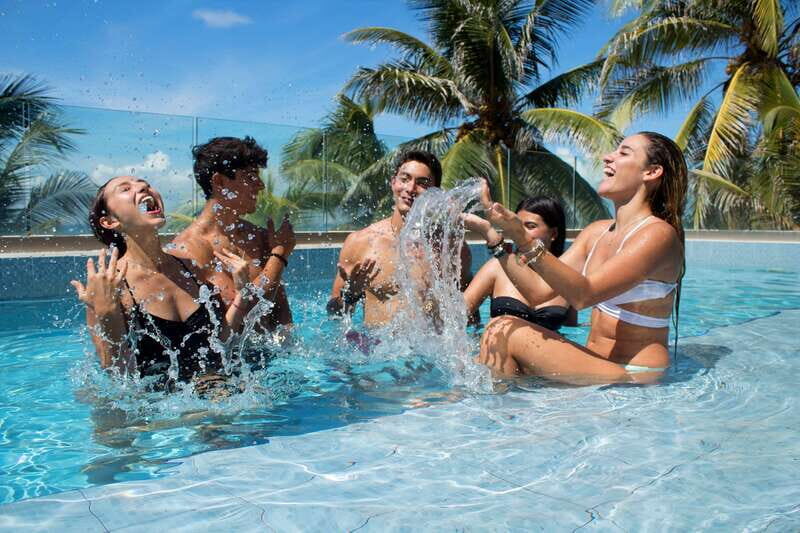 Isla Mujeres: Royal Garrafon VIP and Punta Sur admission - Exploring Isla Mujeres: A Balanced Look at the Royal Garrafon VIP and Punta Sur Tour