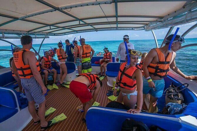 Isla Mujeres Tour in Private Catamaran with Food & Drinks - Setting the Scene: What to Expect on the Tour