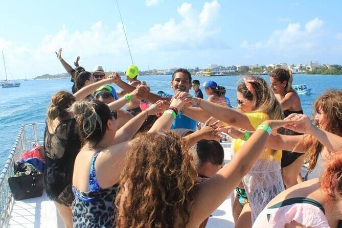 Isla Mujeres Tour with Open Bar Food and Snorkeling - FAQ