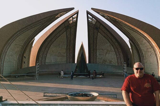Islamabad City Tour With Faisal Mosque, Pakistan Monument & Lunch - Who Should Consider This Tour?
