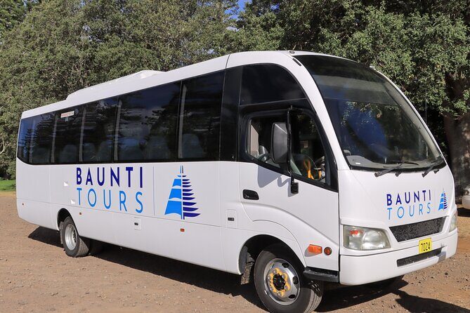 Island Orientation Package incl. Return Airport Transfers & Tour - Key Points