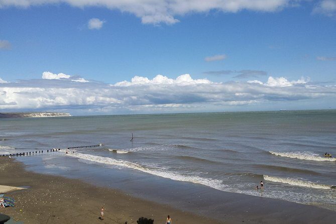 Isle of Wight Guided Day Tour from London - Food and Local Delights