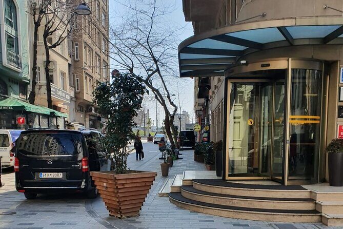 Istanbul Airport Private Transfer Services - Biivip Vip Transfer - FAQs About Istanbul Airport Private Transfer – Biivip Vip Transfer