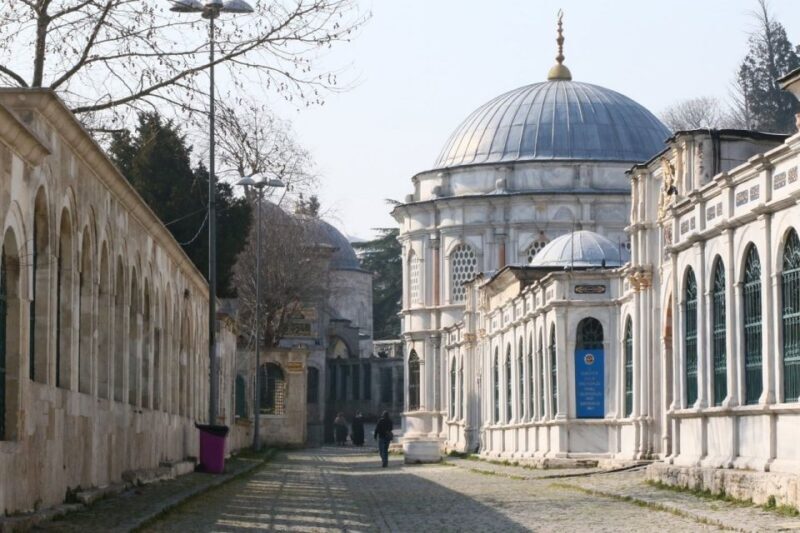 Istanbul: Asian Side Uskudar & Kadiköy Tour with Lunch - Authentic Experiences and Practical Insights