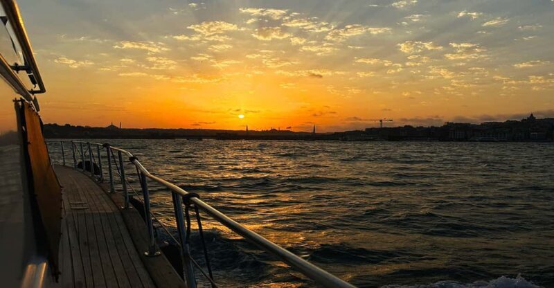 Istanbul: Bosphorus and Golden Horn Sunset Yacht Cruise - A Detailed Look at the Experience