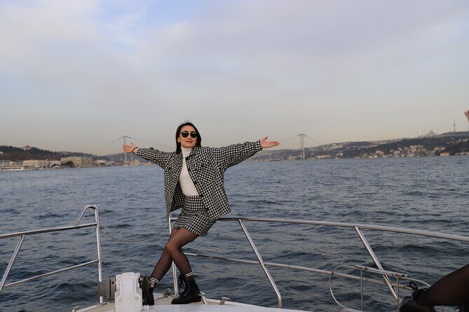 Istanbul Bosphorus Boat Tour and Golden Horn Cruise Day or Sunset - A Detailed Look at the Experience