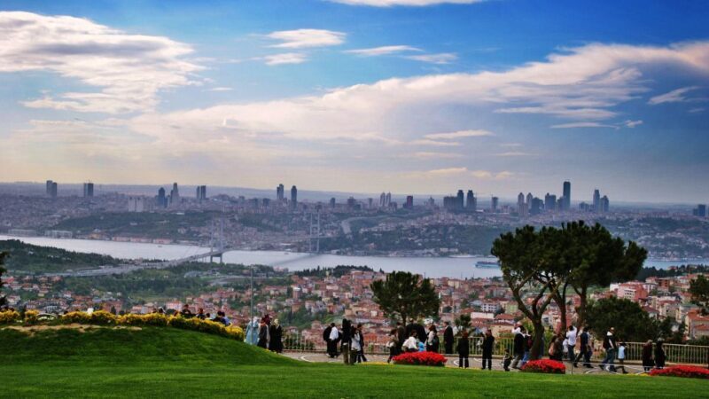 Istanbul: Bosphorus Boat Tour and Two Continents with Lunch - Key Points