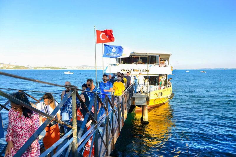 Istanbul: Bosphorus Cruise w/Audio Guide and Sunset Option - The Itinerary in Detail