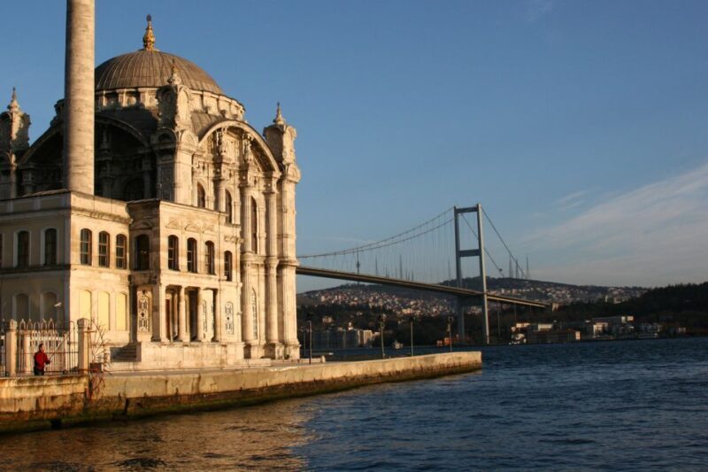 Istanbul Bosphorus Dinner Cruise &Entertainment hotel pickup - Who Is This Experience Best For?