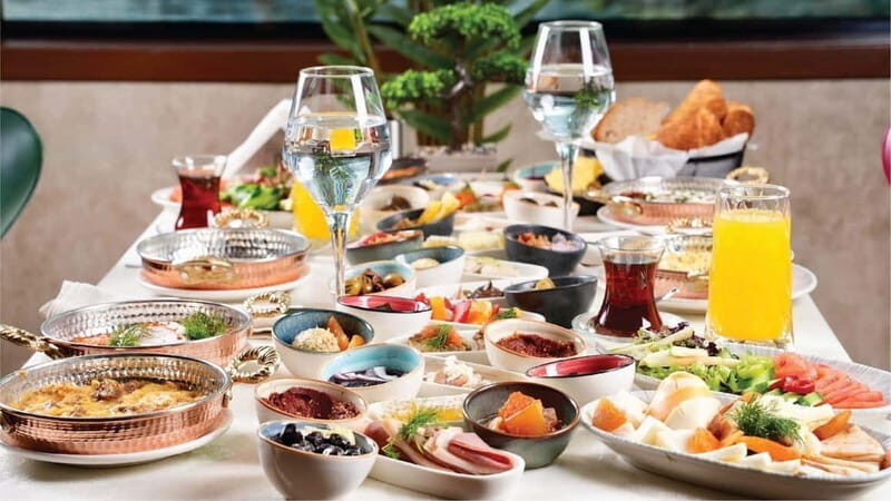 Istanbul: Bosphorus Morning Cruise with Breakfast - A Detailed Look at the Experience