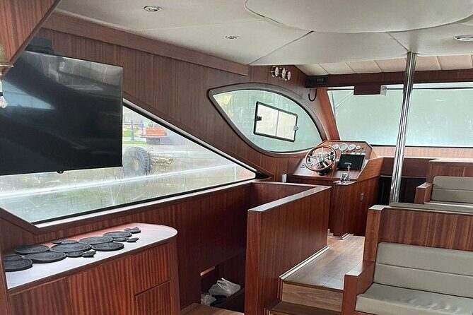 Istanbul Bosphorus Sunset Cruise on Yacht with Live Guide - Key Points