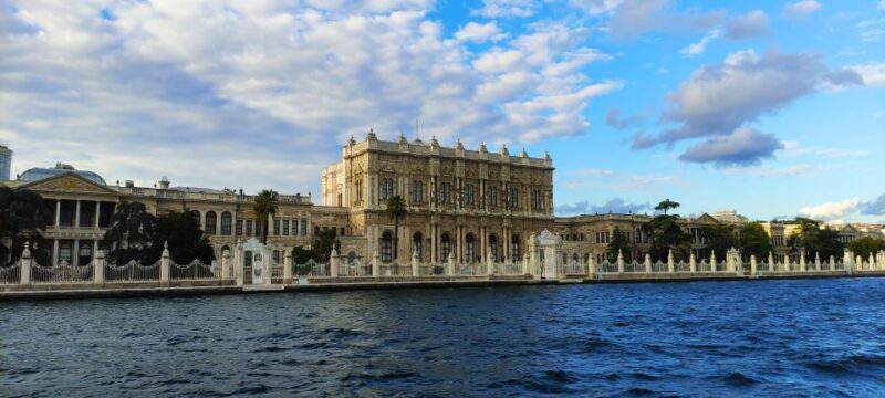 Istanbul: Bosphorus Sunset Cruise with Snacks and Wine - What to Expect During the Bosphorus Sunset Cruise