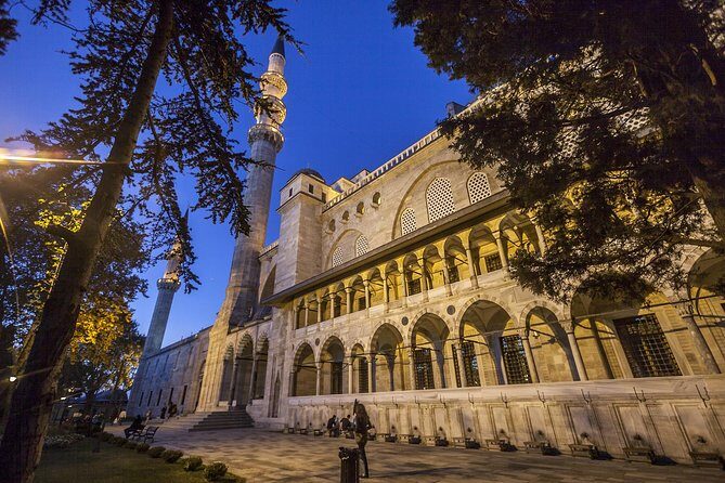 Istanbul Byzantine and Ottoman Tour: Hagia Sophia, Topkapi Palace, Blue Mosque and Grand Bazaar - Discovering Istanbul’s Major Landmarks in One Day