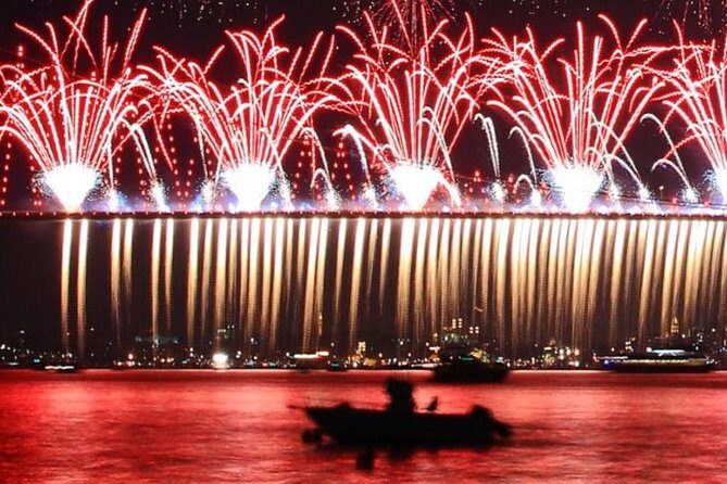 Istanbul New Year Party Cruise trough Bosphorus - The Journey Begins: Bosphorus Strait