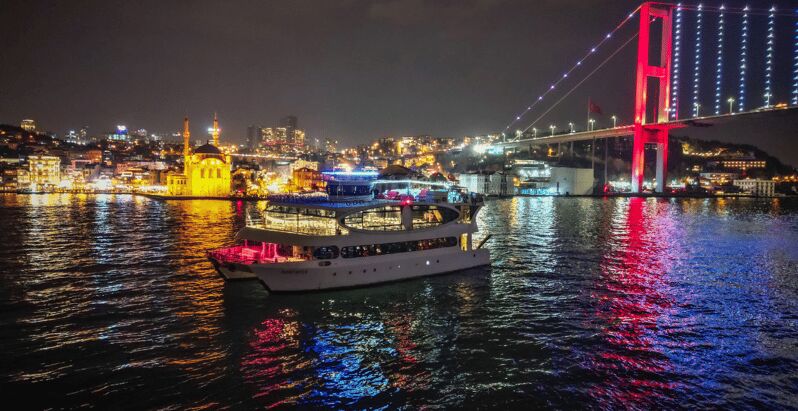 Istanbul: New Year's Eve Bosphorus Dinner Cruise Party 2026 - FAQ